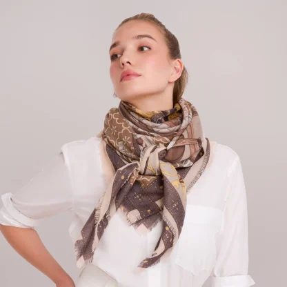 Wool Scarf Il Carnevale di Venezia Bronze - Image 2
